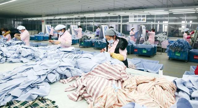 The difficulty of garment factory: people